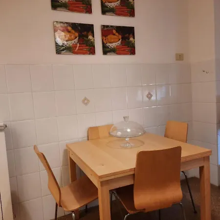 Liguria House Lägenhet Vado Ligure